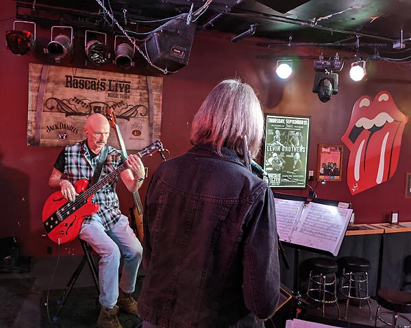 SOUNDCHECK02a-600w.jpg